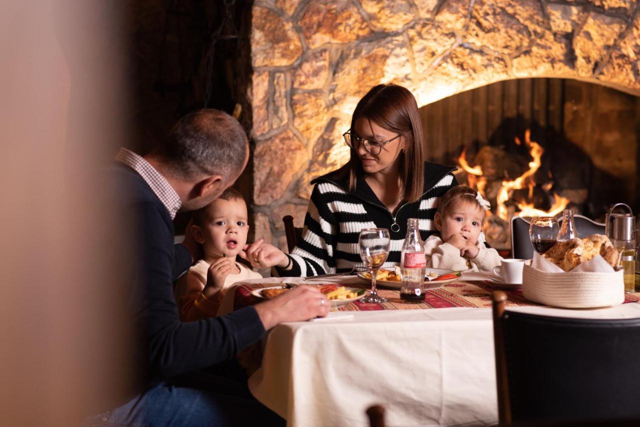 Hotel Borovi Forest Resort & Spa Сьєниця Екстер'єр фото